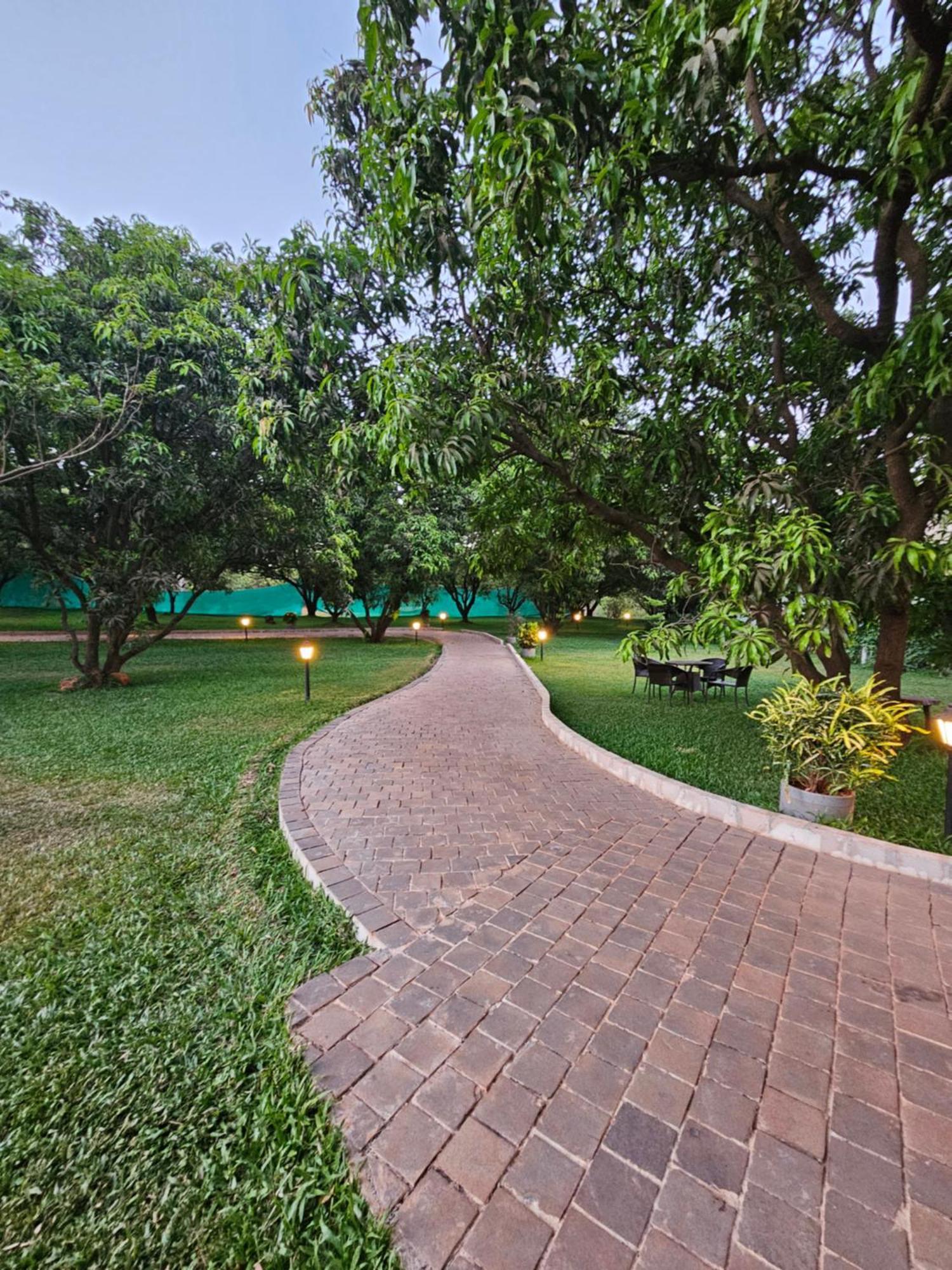 River Estates Luxury Resort & Spa Karjat Zewnętrze zdjęcie
