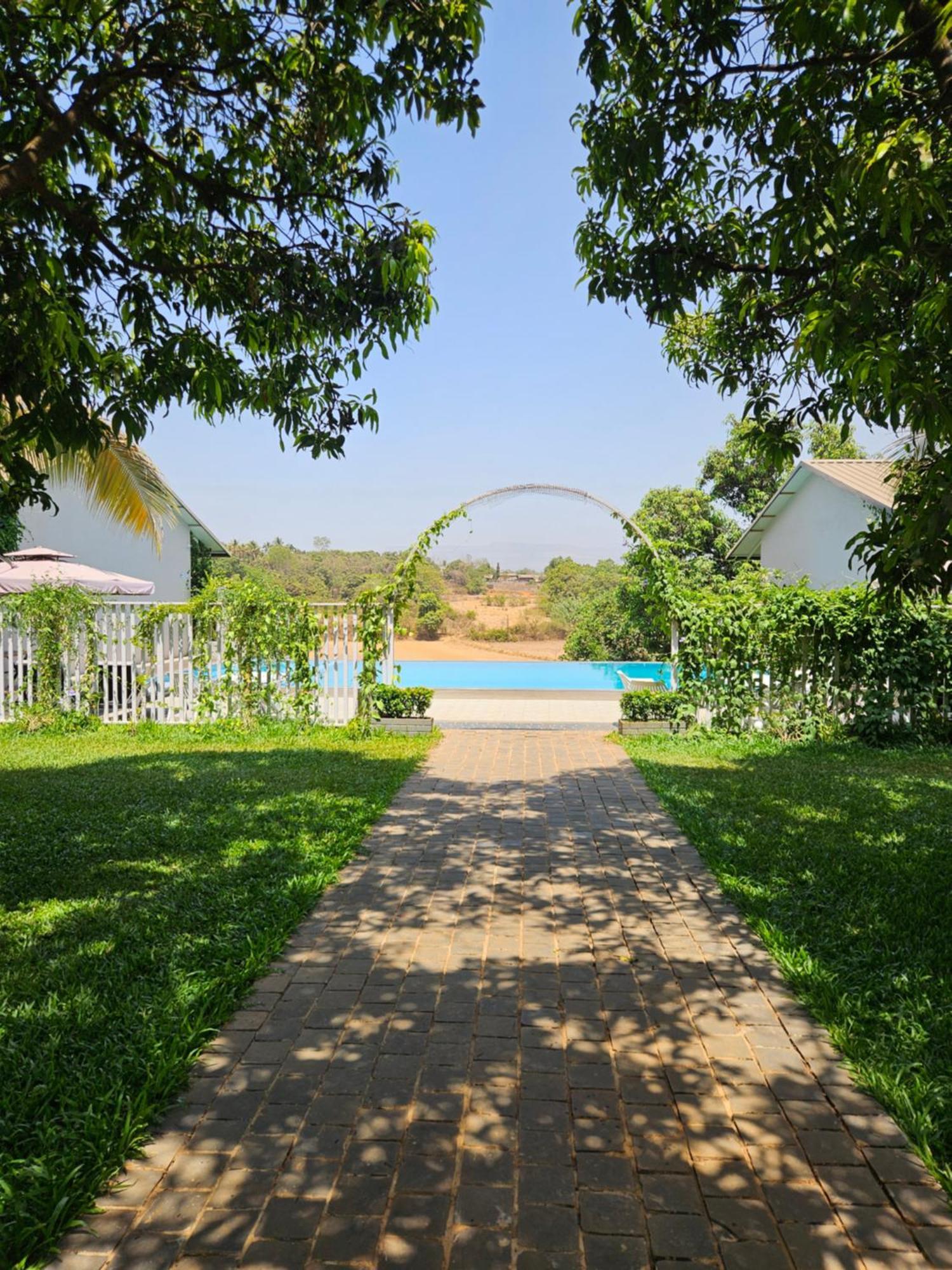 River Estates Luxury Resort & Spa Karjat Zewnętrze zdjęcie