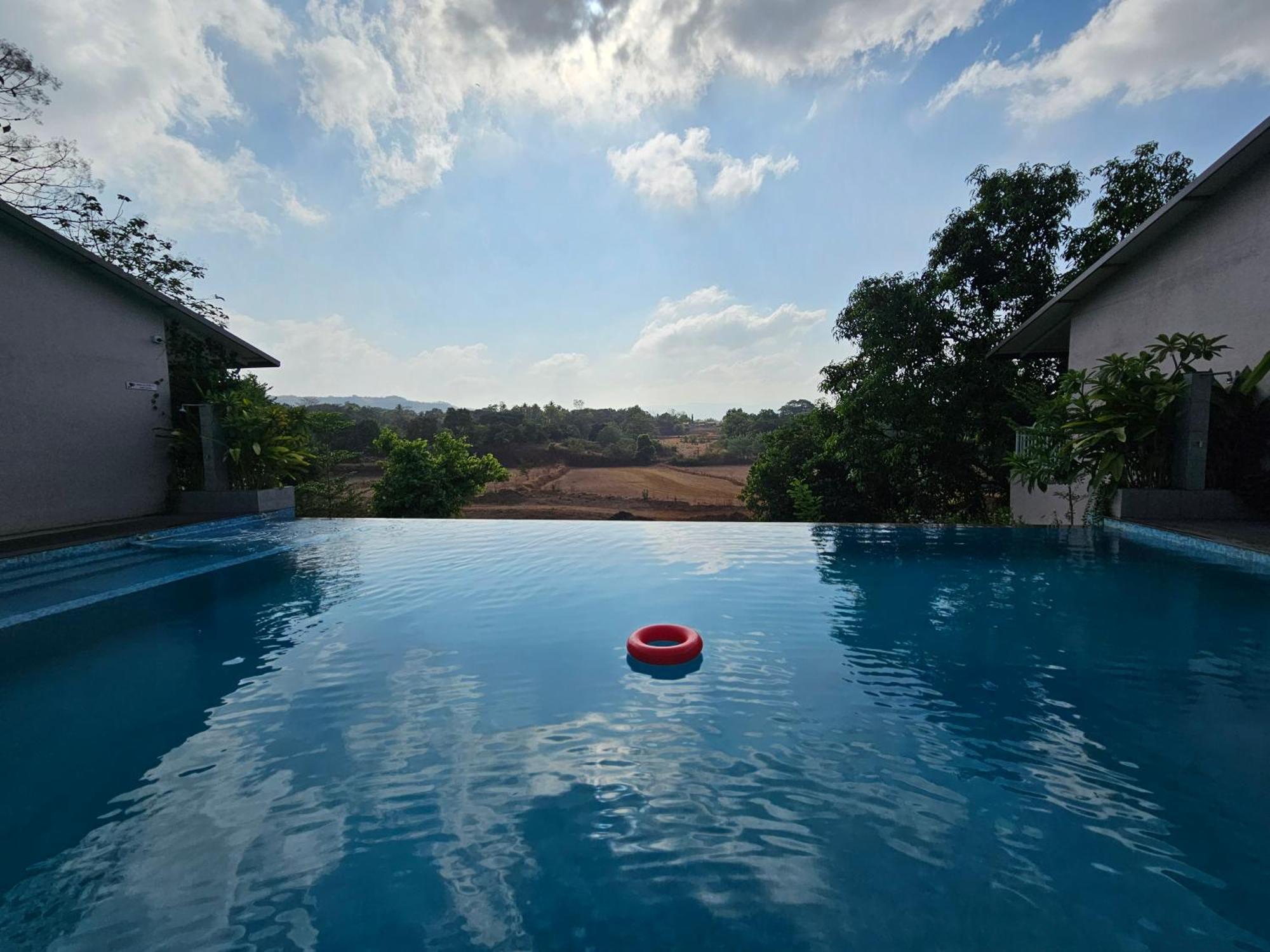 River Estates Luxury Resort & Spa Karjat Zewnętrze zdjęcie