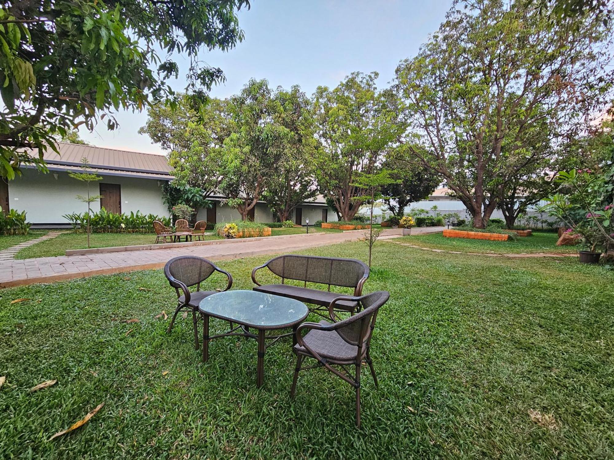 River Estates Luxury Resort & Spa Karjat Zewnętrze zdjęcie
