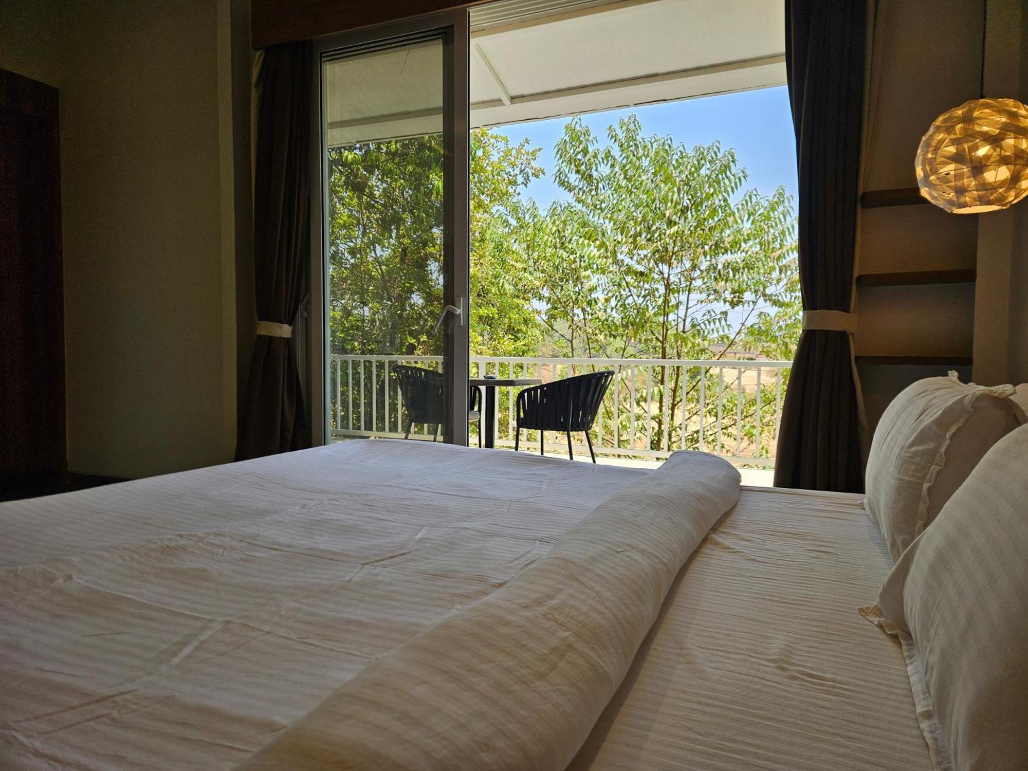 River Estates Luxury Resort & Spa Karjat Zewnętrze zdjęcie